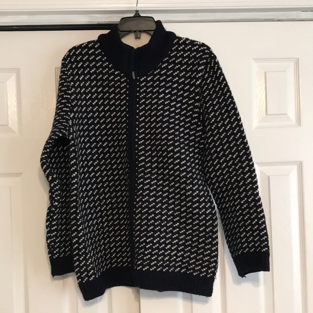 L.L Bean navy blue womens  cardigan xl made in Norway birds eye pattern